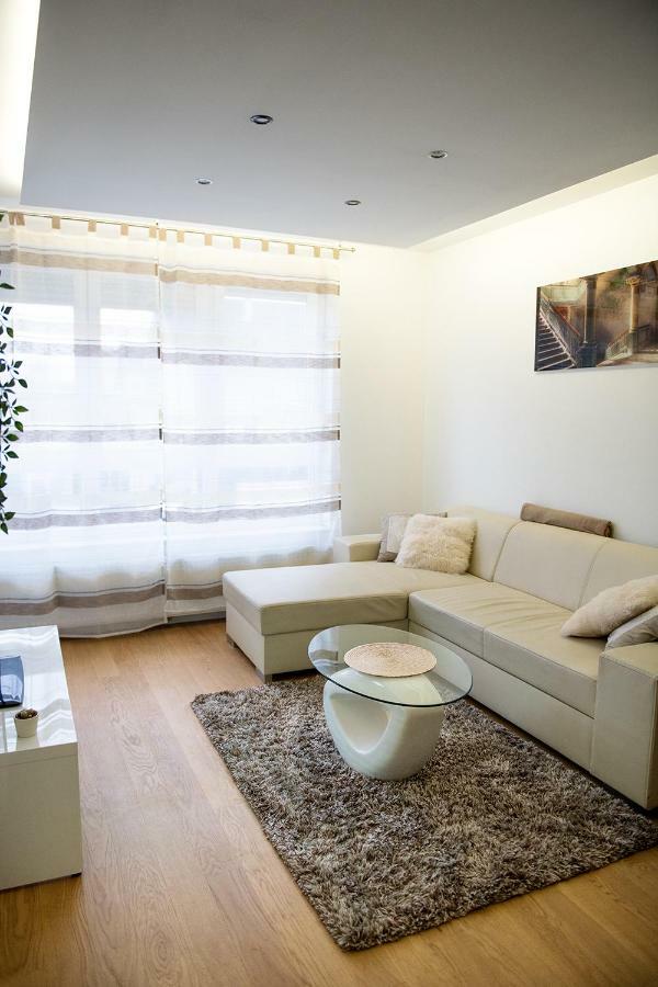 Sauna - Flexible Selfcheckins 6 - Zagreb - Garage - Electric Vehicle Ccharger - Loggia - New - Luxury - Apartments Repinc 6 Extérieur photo